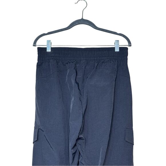 Old Navy NWT black high rise quick dry jogger with cargo pockets size M - Picture 3 of 13